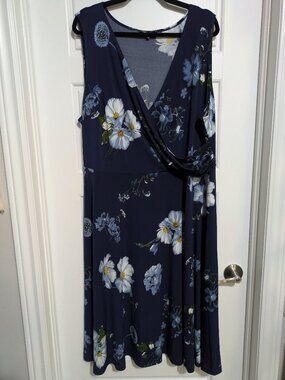 Lbisse Sleeveless Midi Dress Navy/White/Blue Floral Plus Sized (3X)